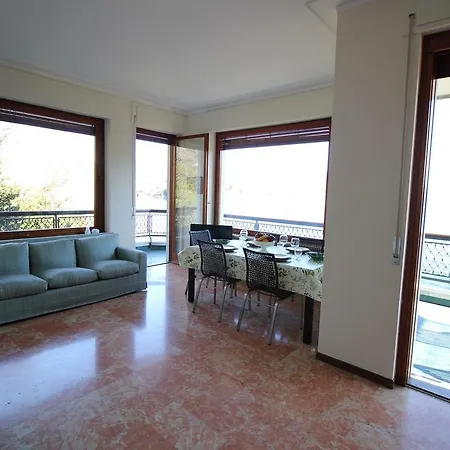 Elegante Apartamento Stresa